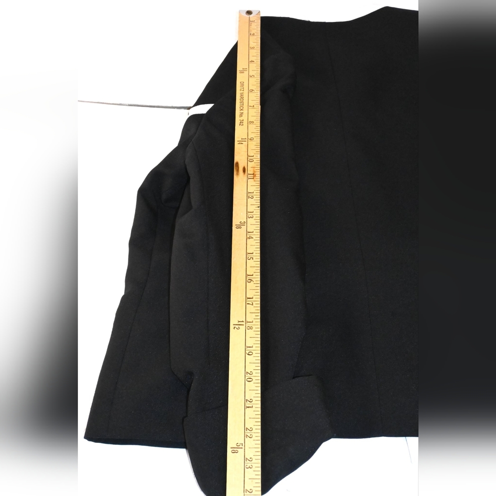 Black Label By Evan Picone of Kasper Group LLC, New York Black & White Blazer 8 - Picture 10 of 16